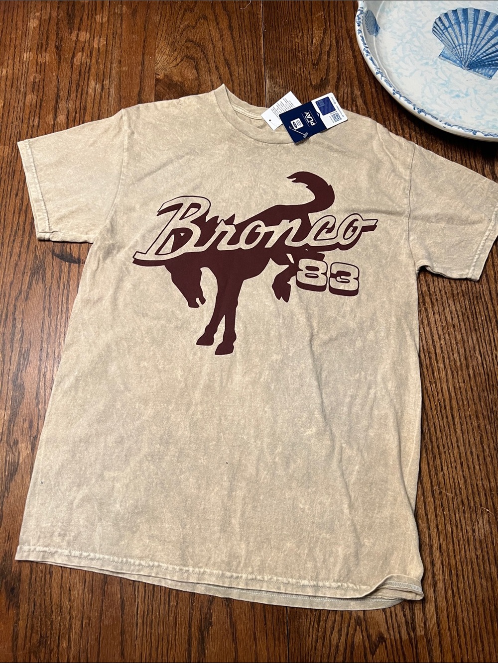 Ford Bronco '83 Short Sleeve Tee Mineral wash  with Maroon Graphic
